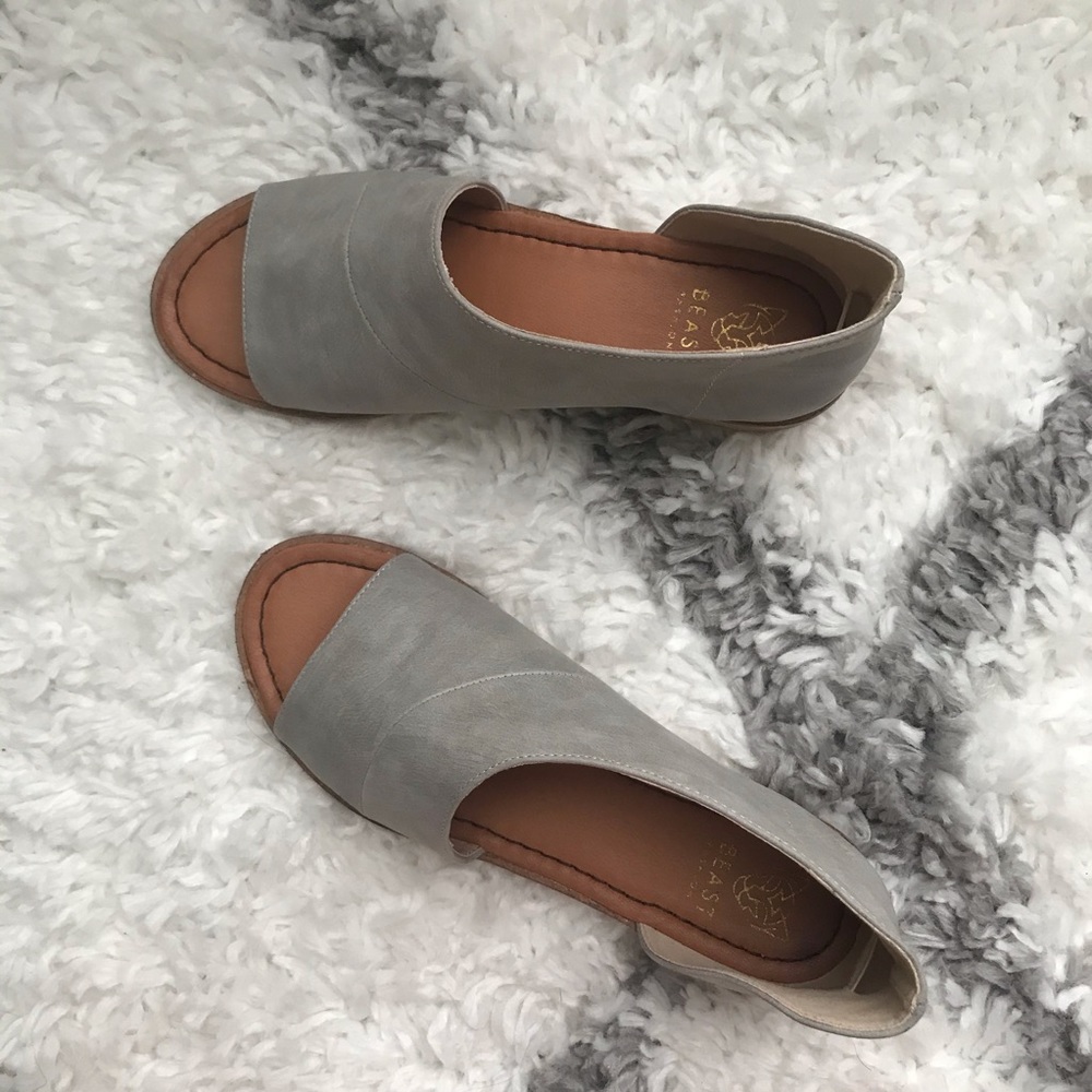 Beast Slip on Flats - Picture 3 of 3